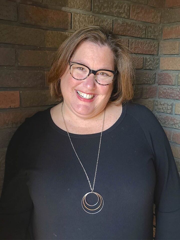 Lori Bennett, Real Estate Broker in Saint Joseph, Affiliated