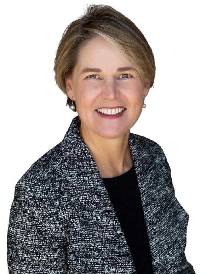 Gwen Rhines, Real Estate Salesperson in Oak Harbor, 360 Team