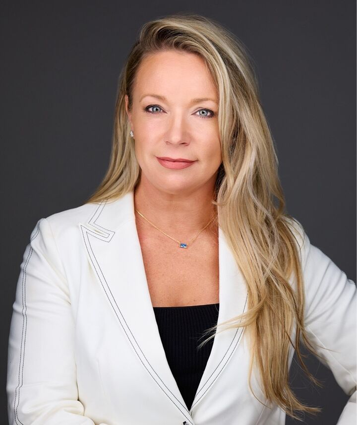 Tenneil Hollenbeck,  in Newmarket, Coldwell Banker The Real Estate Centre, Brokerage