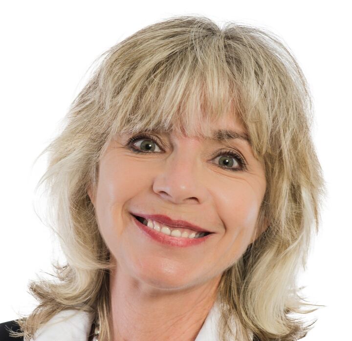 Lauralyn Lane, Real Estate Broker/Real Estate Salesperson in Mount Dora, ERA Grizzard Real Estate