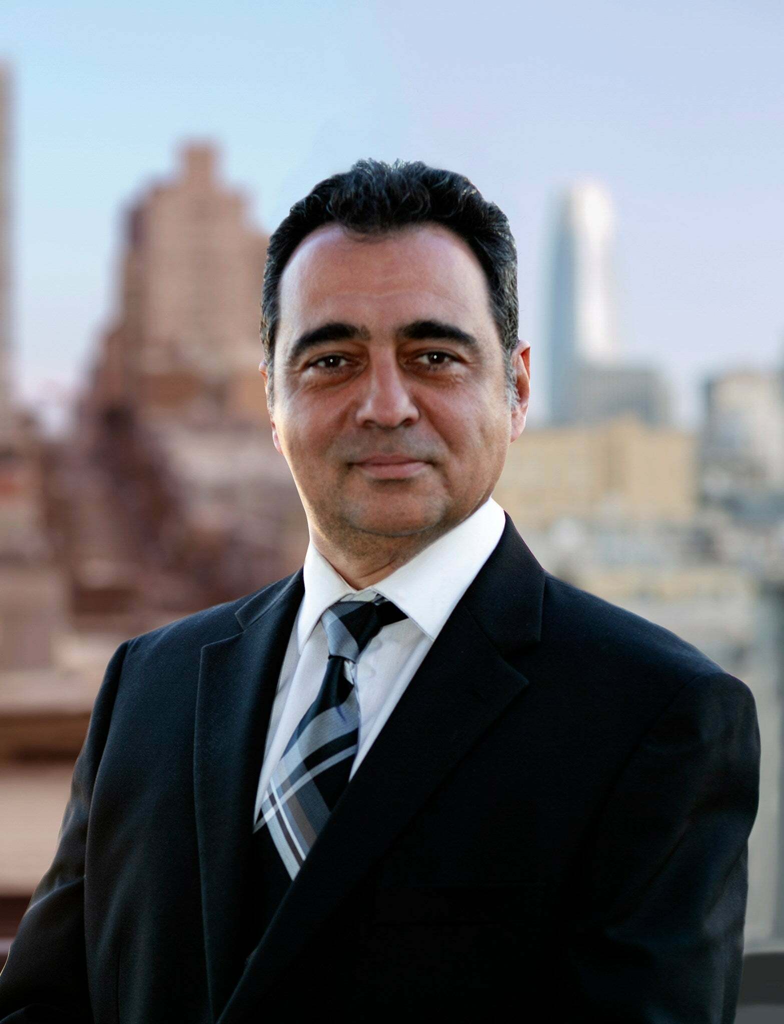 Arash Khalatbari, Associate Real Estate Broker in San Francisco, Real Estate Alliance