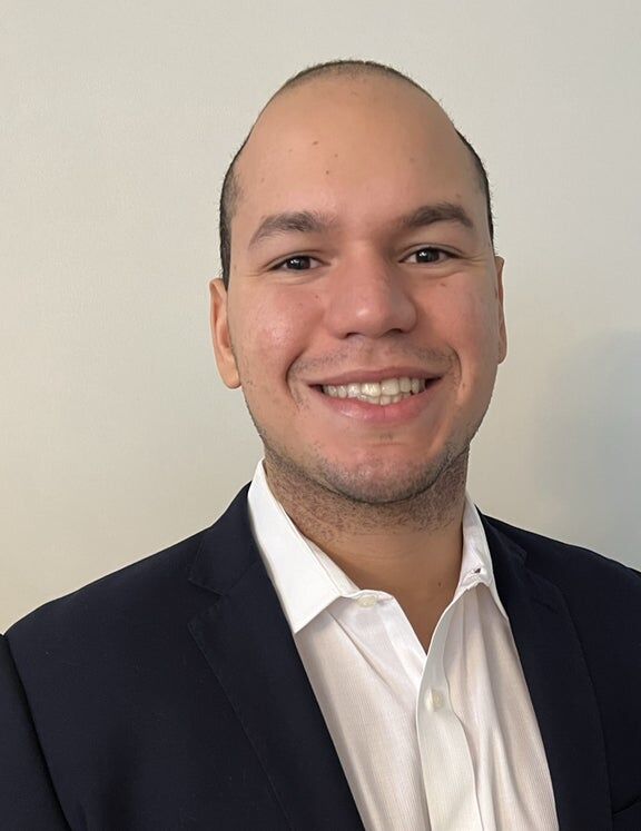 Adam Gonzalez, Real Estate Salesperson in New City, Full Service Realty