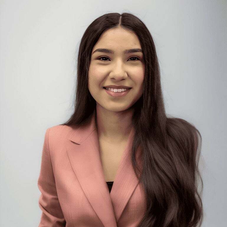 Jacqueline Tellez,  in Sycamore, Real Estate Group