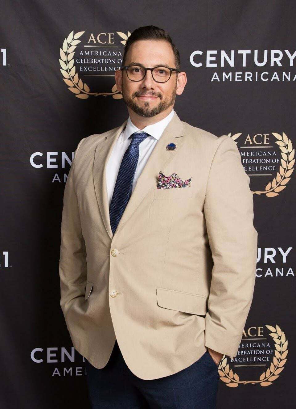 Frank Aguilar, Real Estate Salesperson in Las Vegas, Americana