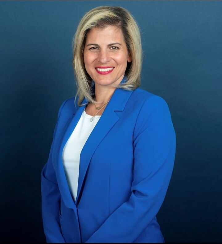 Tania Artenosi, Broker of Record in Vaughan, Coldwell Banker The Real Estate Centre, Brokerage
