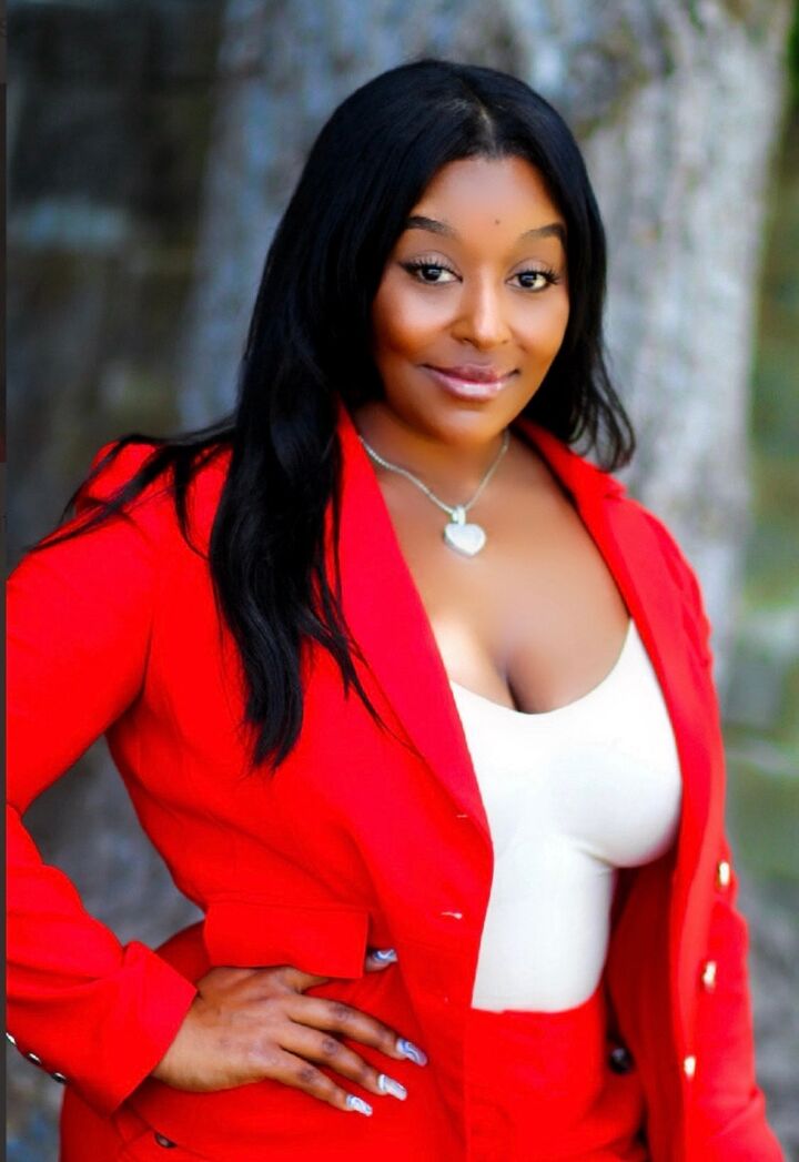 Tiffany Moore, Associate Real Estate Broker in Greensboro, Paracle