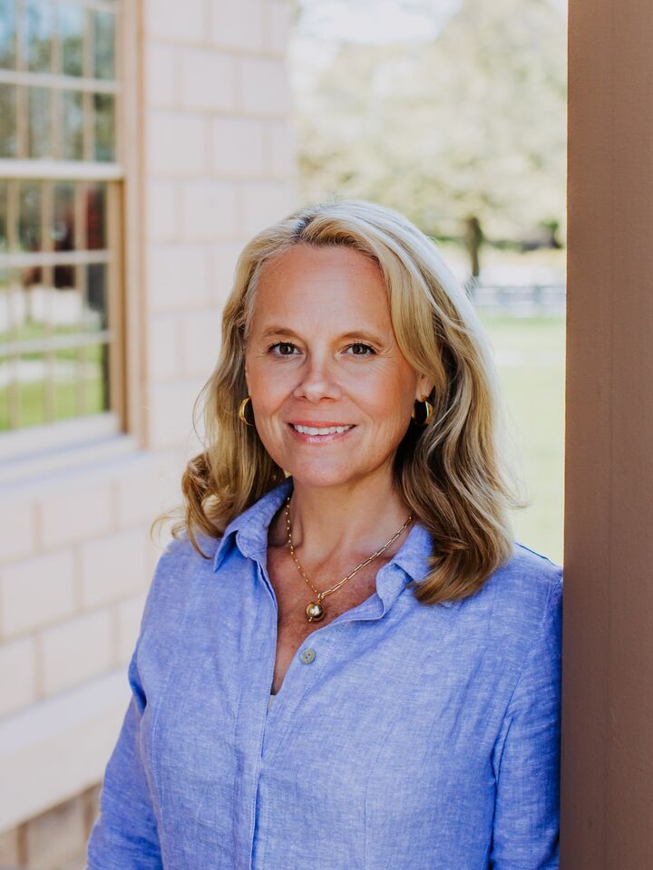 LeAnne West, Real Estate Salesperson in Newport, Gustave White