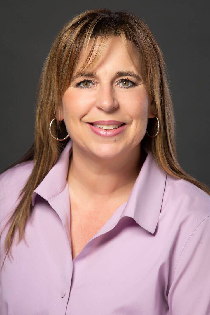 Molly Fletschock, Sales Associate in Fargo, Advantage One