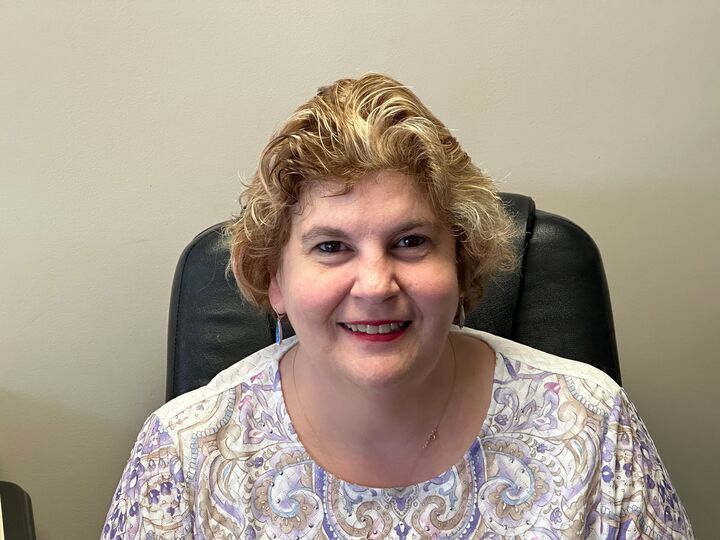 Gina Adams, Real Estate Salesperson in Geneva, Steve Davoli Real Estate