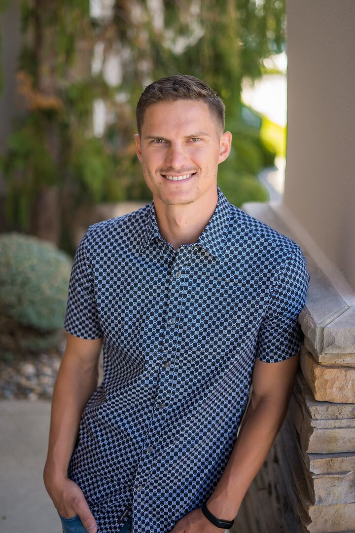 Vitaliy Momotok, Real Estate Broker in Kennewick, Tomlinson