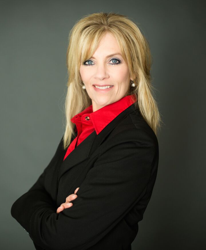 Kimberly Sessions-Freund,  in Vancouver, Windermere