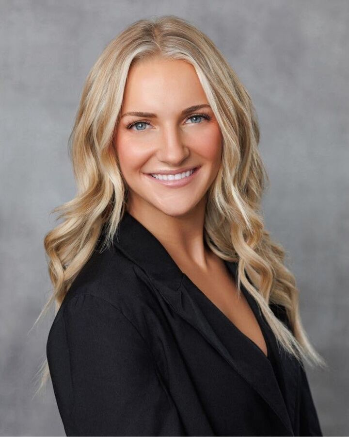Emma Praslowicz, Real Estate Salesperson in Schofield, Action