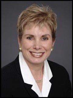 Debra Kuhns, Associate Real Estate Broker in Charleston, Triangle Group