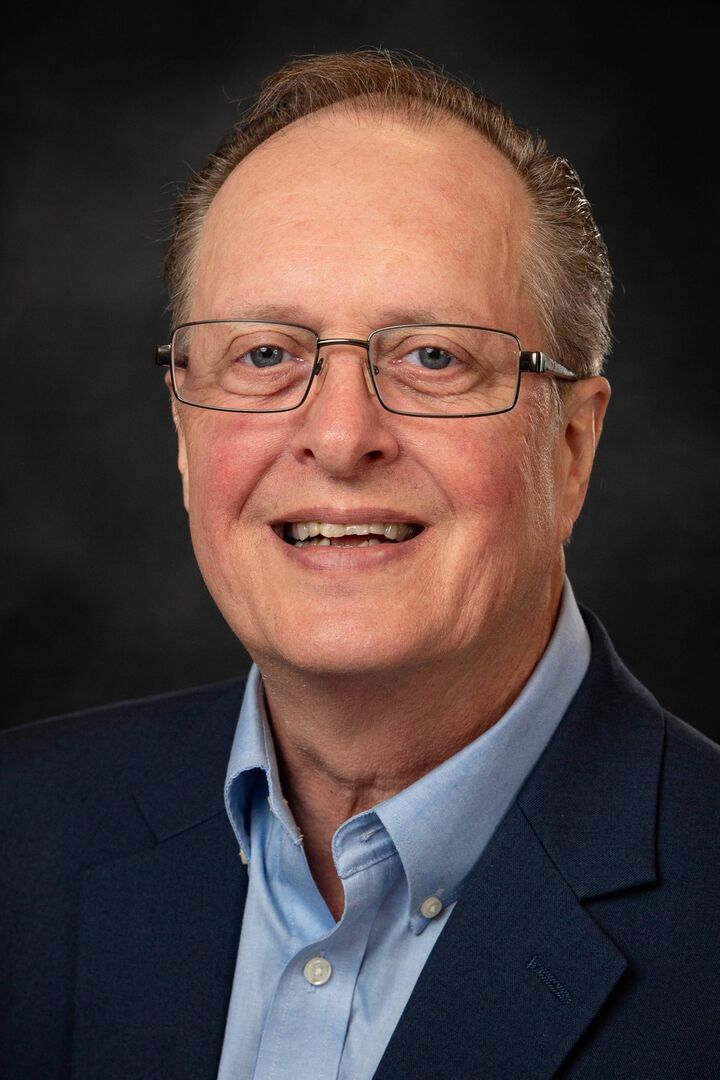 Michael Wagner,  in Fenton, Professionals