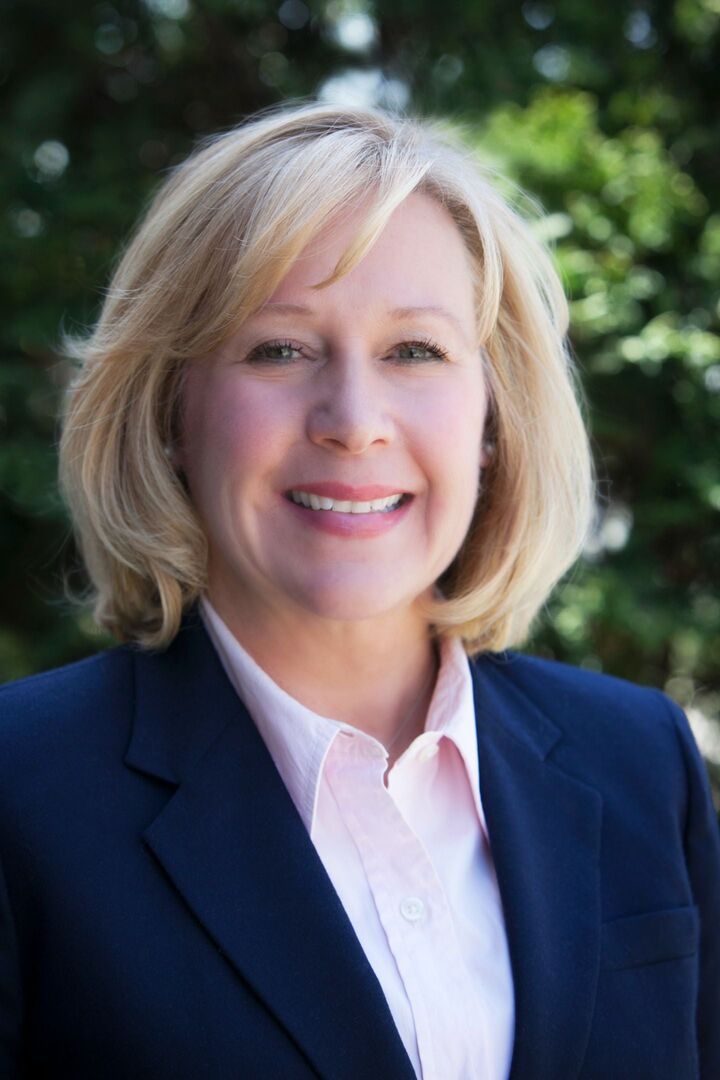 Julie Signorello,  in Birmingham, Professionals