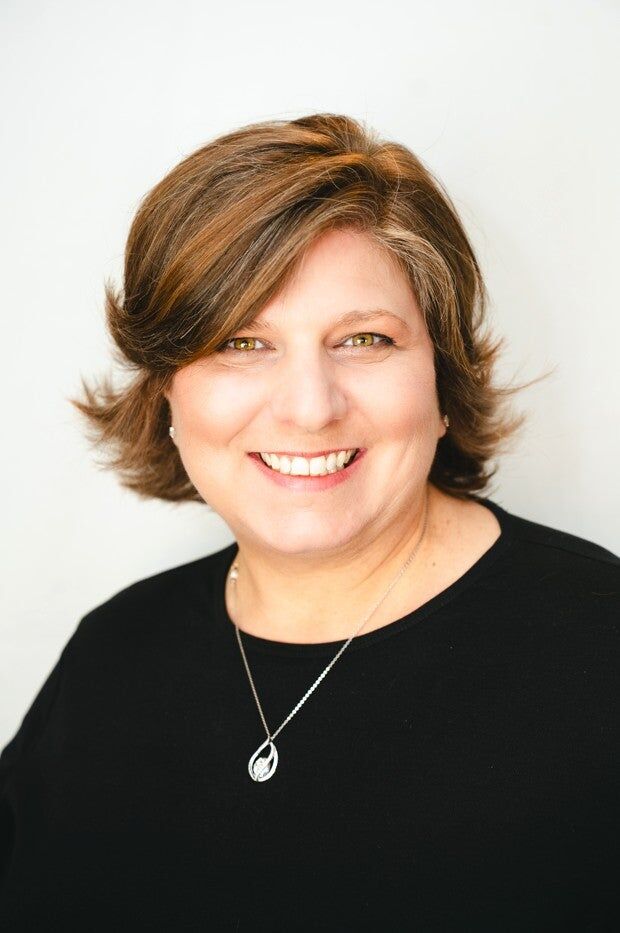 Elisa Sboukis,  in Birmingham, Professionals