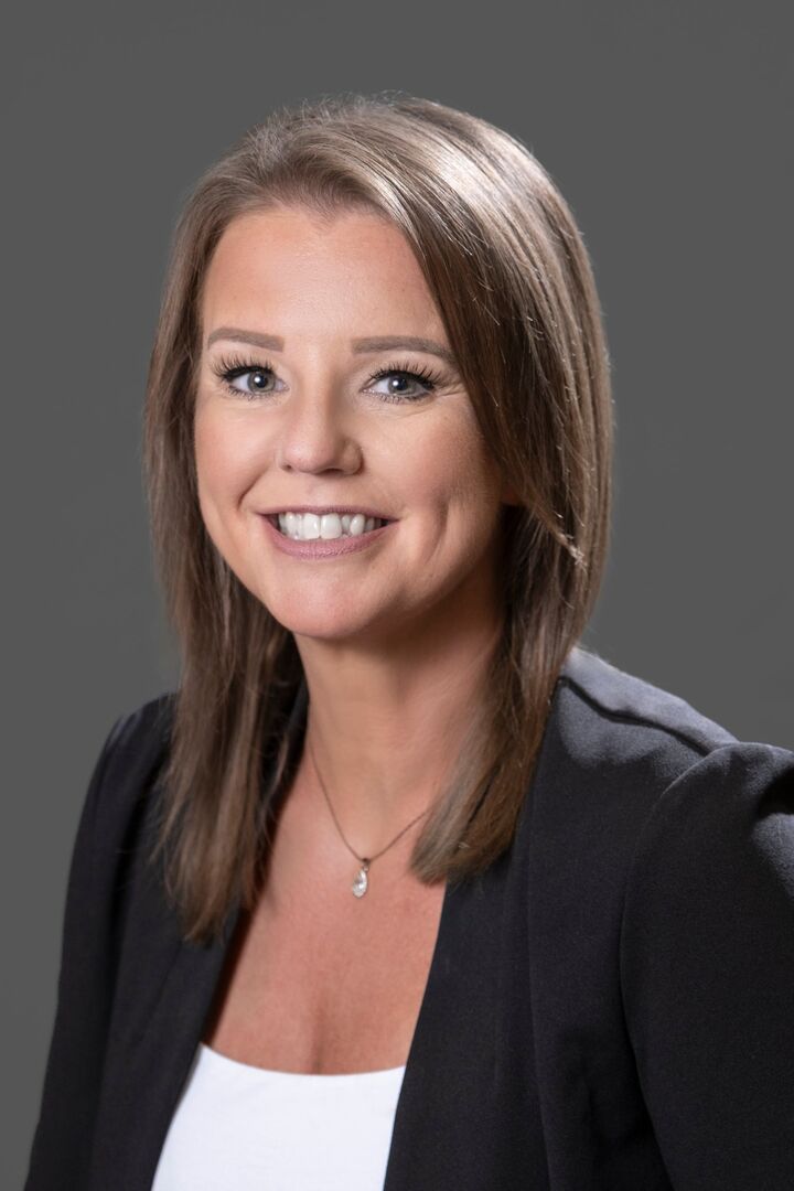 Beth Tarplee, Real Estate Broker in Fishers, Scheetz
