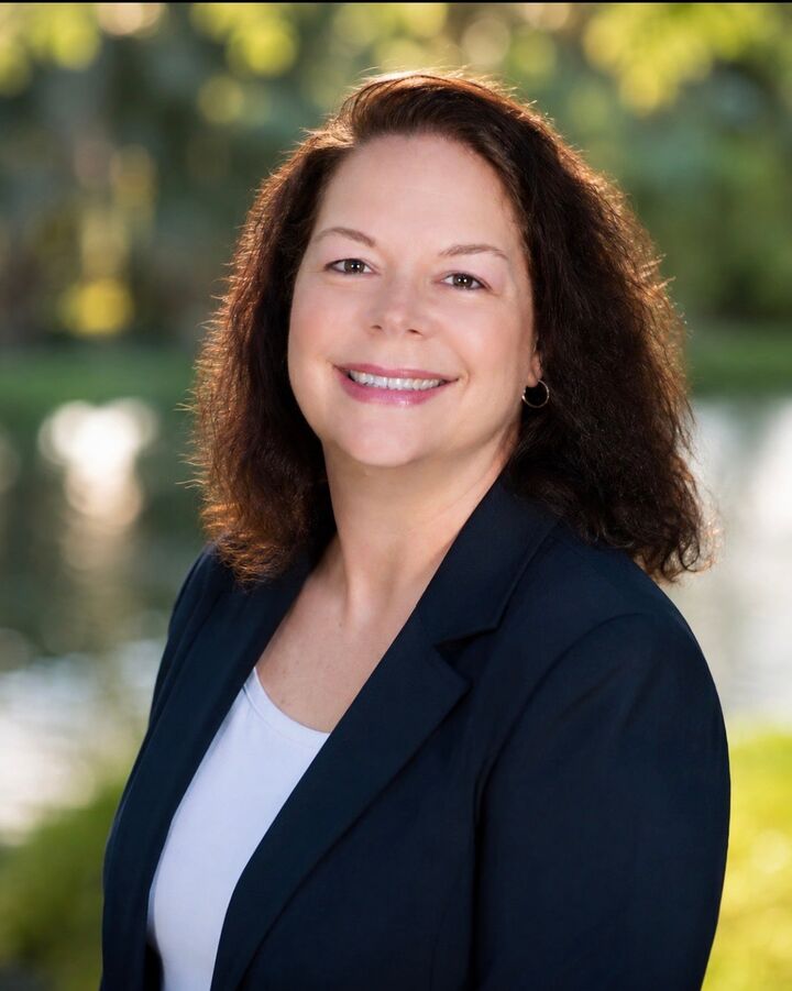 Tanya Carrozza, Real Estate Salesperson in Leesburg, ERA Grizzard Real Estate