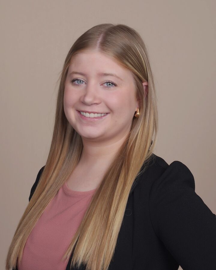 Alexis Curtis, Real Estate Salesperson in Saginaw, Signature Realty