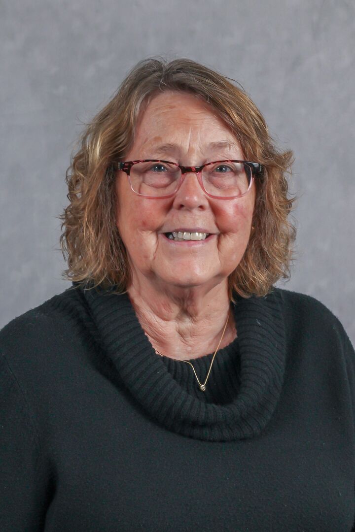 Donna Hren, Real Estate Salesperson in Fremont, Schmidt Realtors