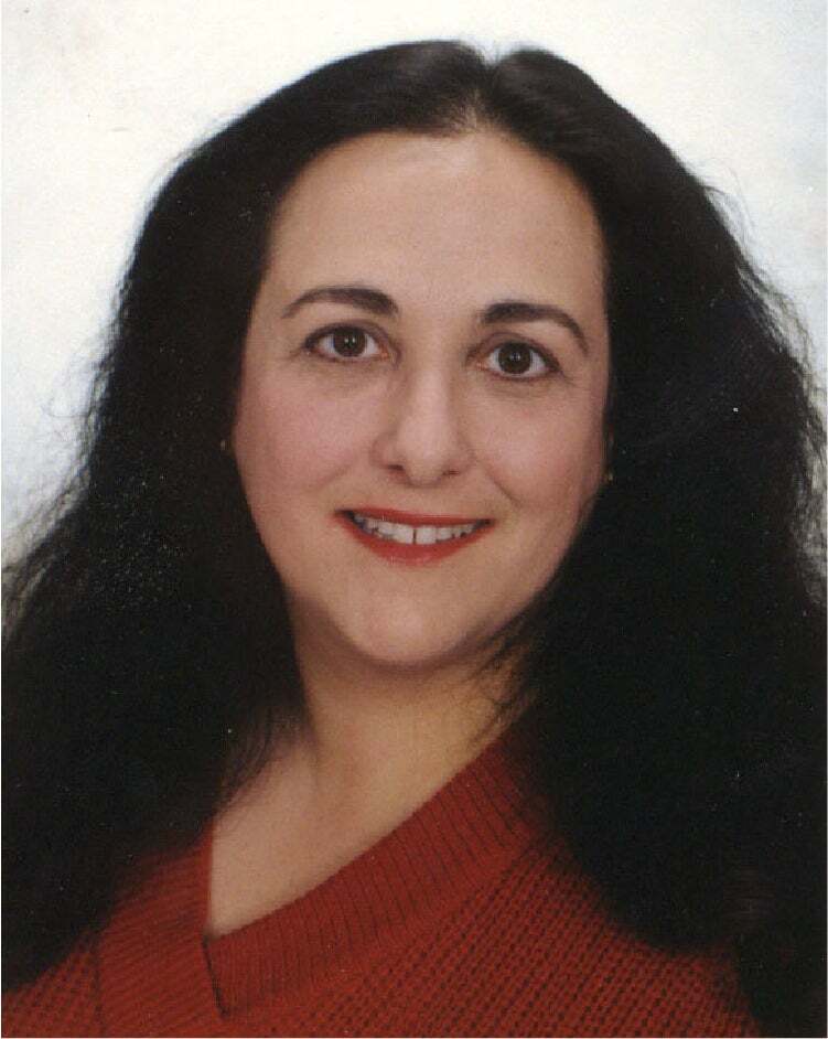Teresa Strohmeyer, Associate Real Estate Broker in Winchester, ERA OakCrest Realty, Inc.