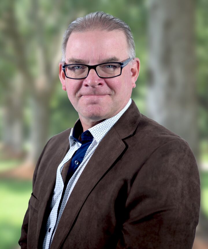 Robert Leaper,  in Petrolia, Coldwell Banker Southwest Realty, Brokerage