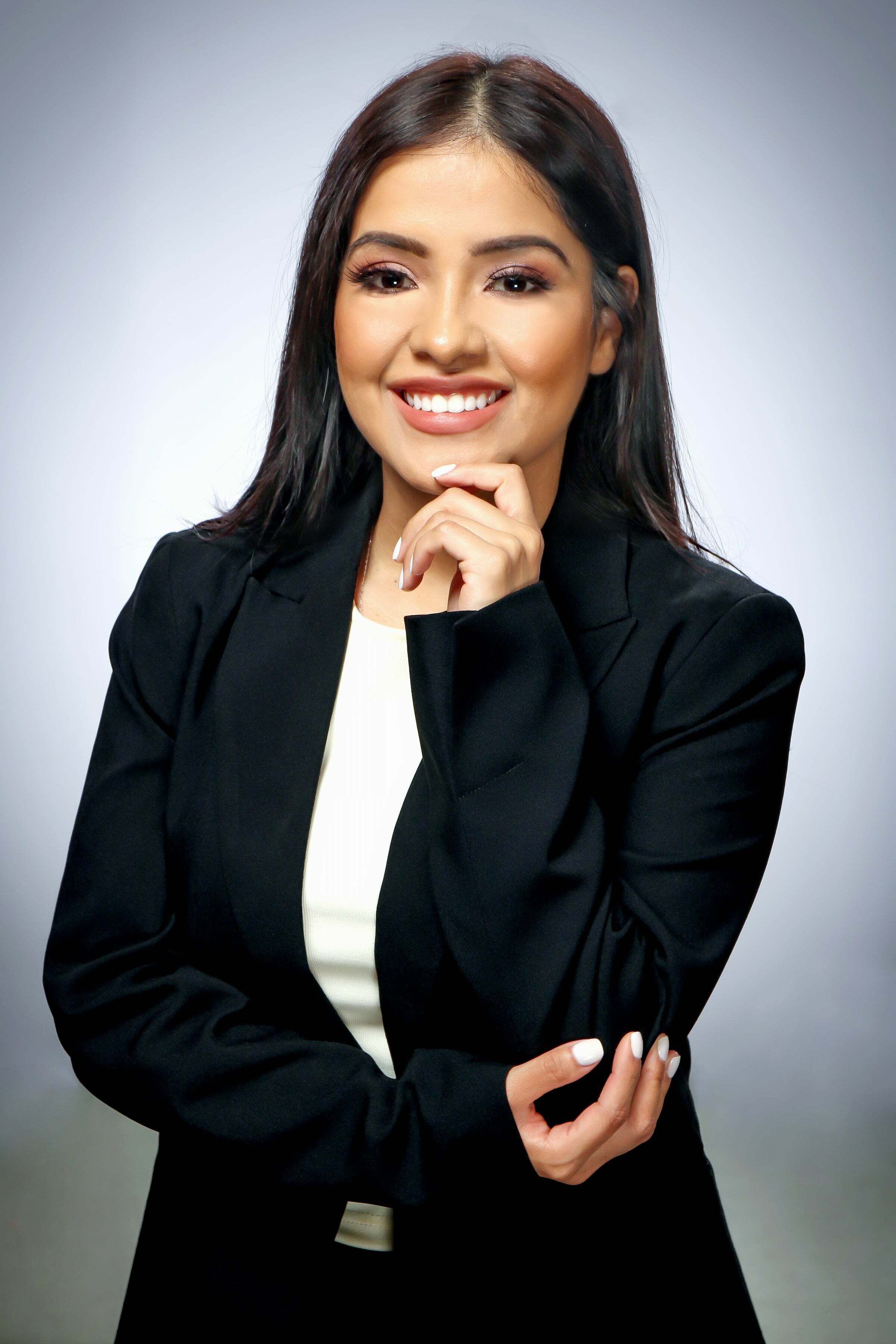 Maryllin Monroy Perez, Real Estate Salesperson in Chino, Top Team