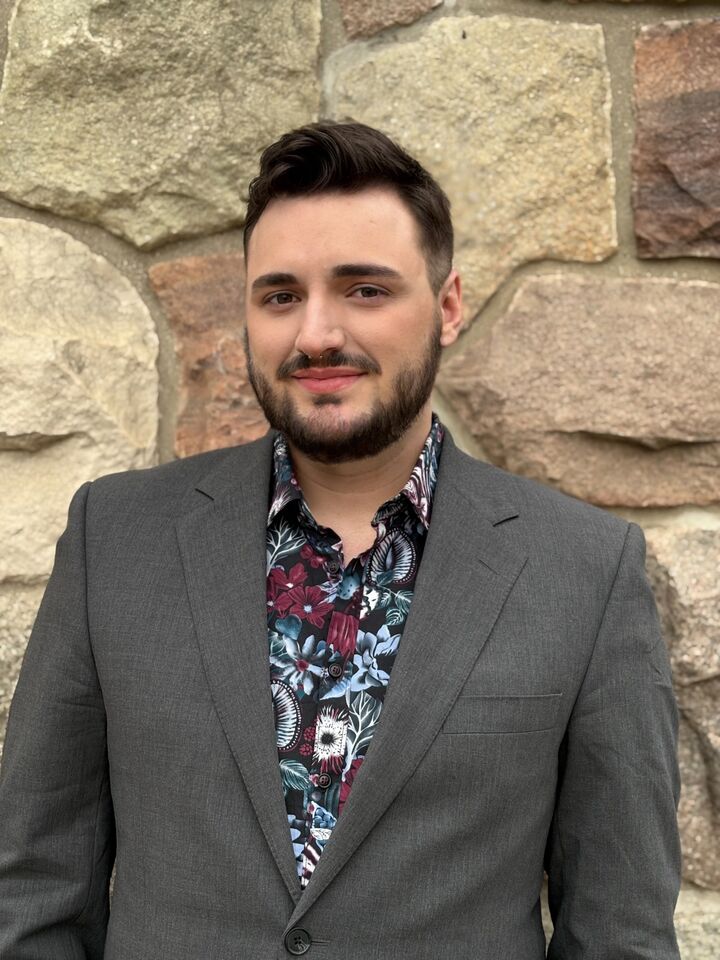 Alexander Lynar,  in Livonia, Professionals