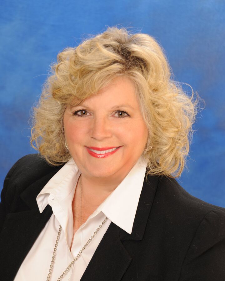 Terri Walker, Real Estate Broker/Real Estate Salesperson in Brentwood, Southern Realty