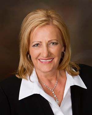 Louise Mehr, Real Estate Salesperson in Waite Park, First Realty, Inc.