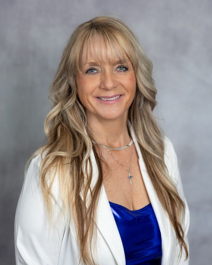 Cathy Zygarlicke, Real Estate Salesperson in Schofield, Action
