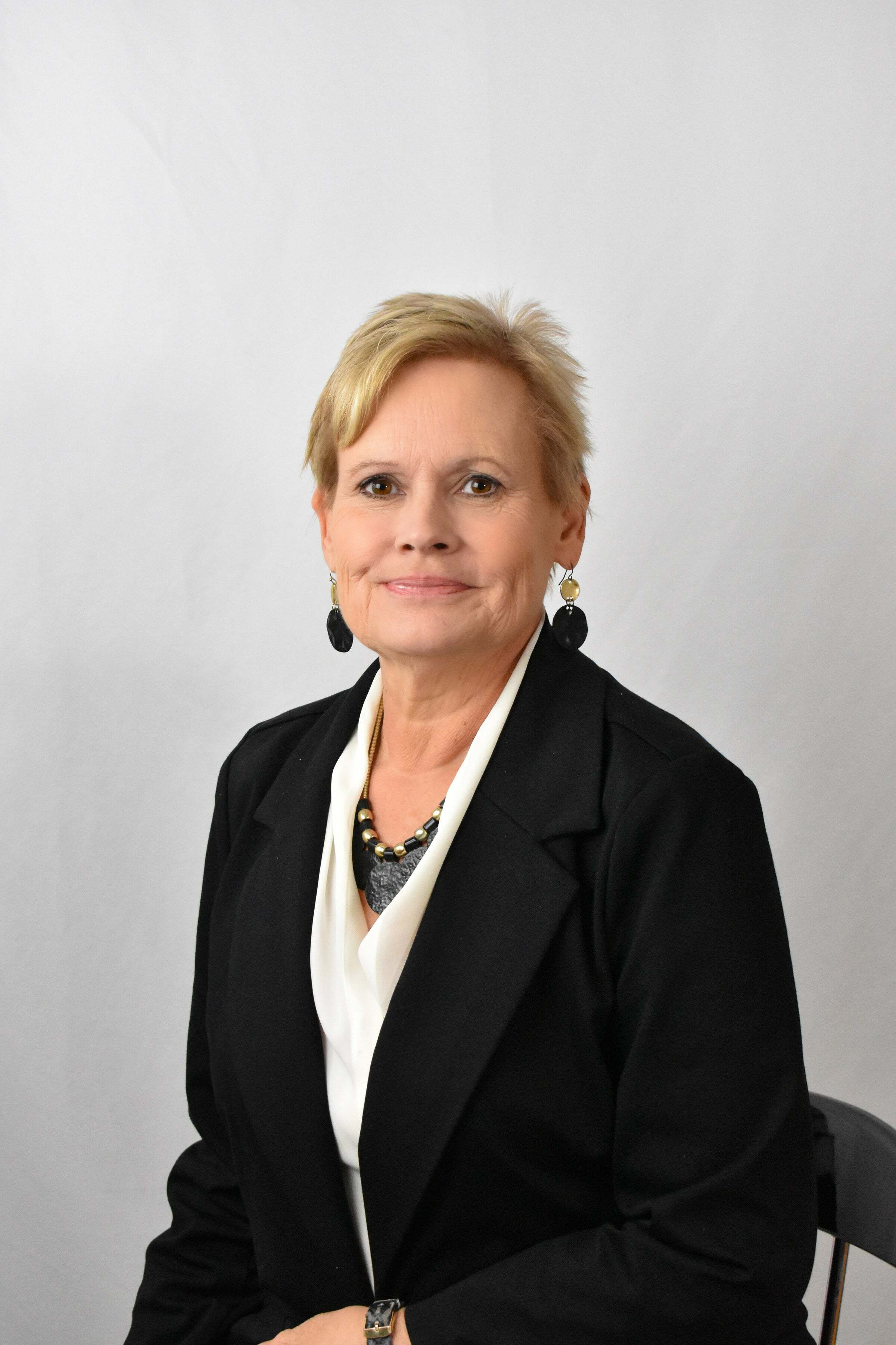 Suzanne Godsell, Real Estate Salesperson in Dearborn, Curran & Oberski