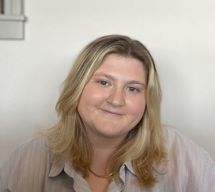 Alexandria Montarbo,  in Seattle, Windermere