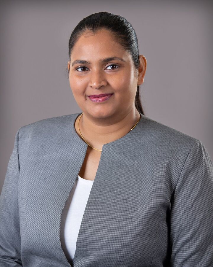 Sharon Grewal, Real Estate Broker in Greenwood, Scheetz