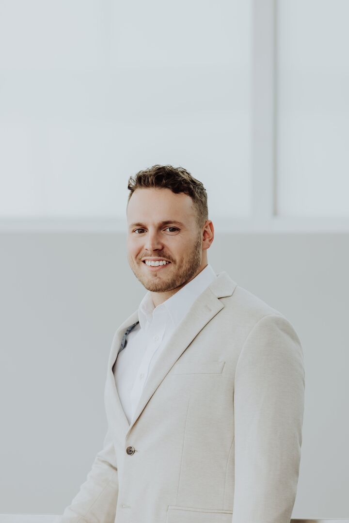 Caleb Driesenga Holland Schmidt, Realtors Coldwell Banker