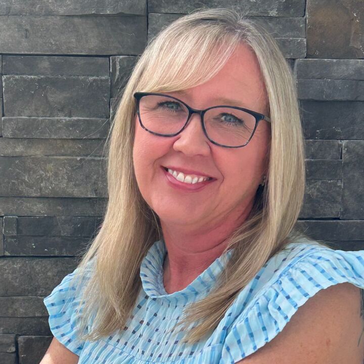 Angie Jones, Real Estate Salesperson in Vandalia, Heritage