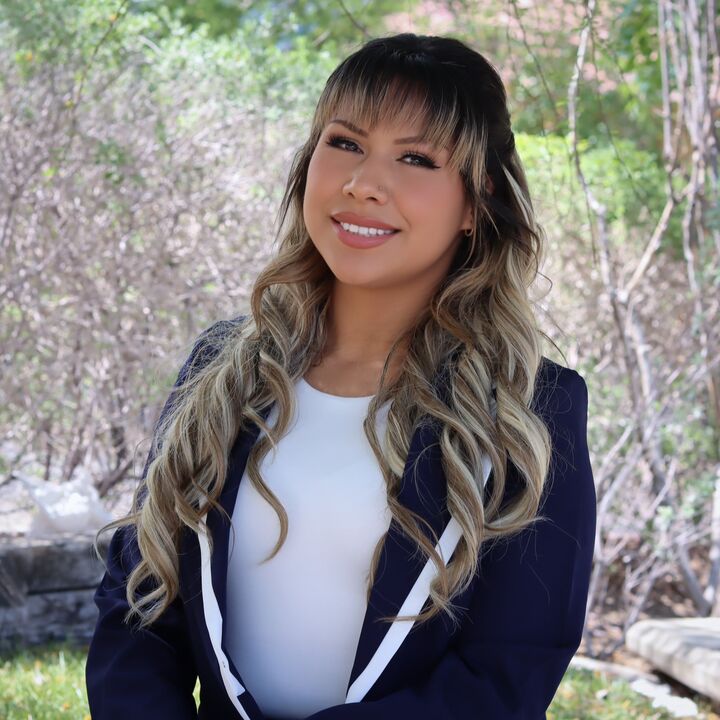 Desire Serna, Real Estate Salesperson in Ridgecrest, Frontier