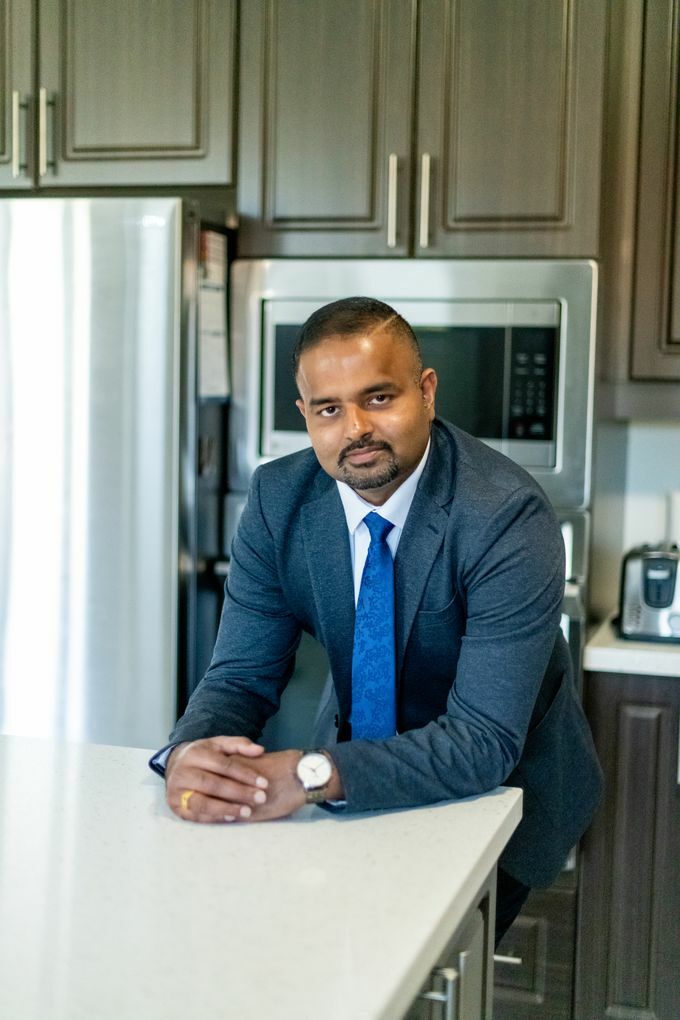 Sriharan Srikanthan, Sales Representative in Toronto, CENTURY 21 Canada