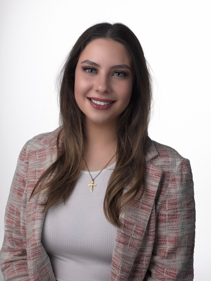 Brittany Burke, Real Estate Salesperson in Anchorage, Realty Solutions