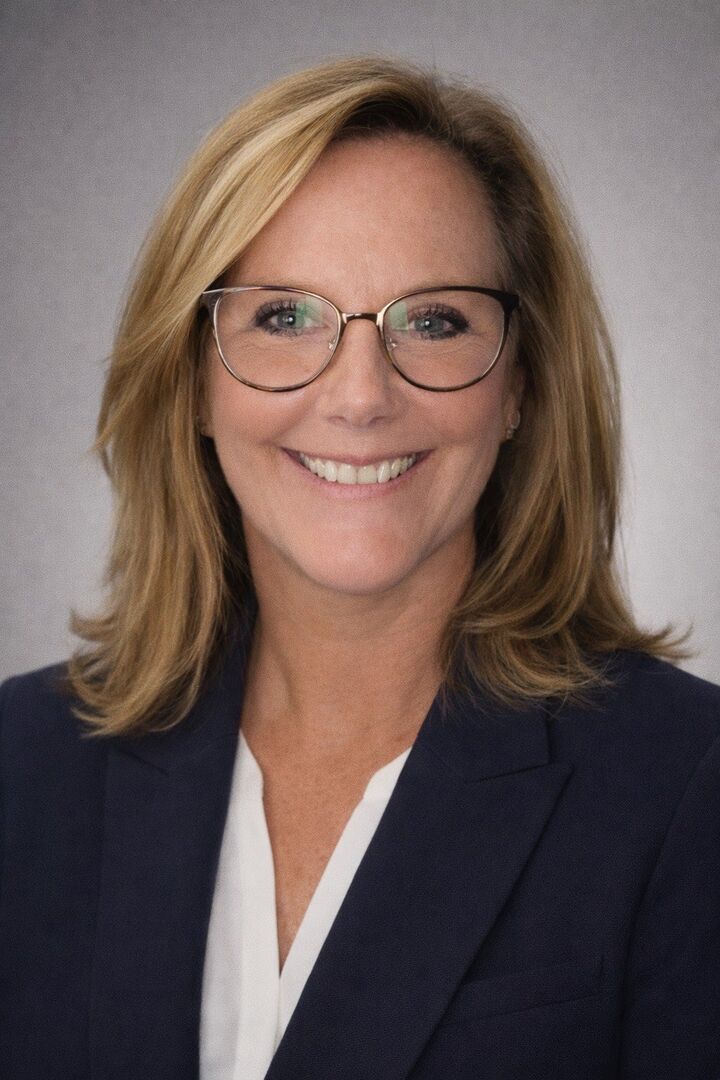 Mary Sagan, Real Estate Salesperson in Hampshire, New Heritage