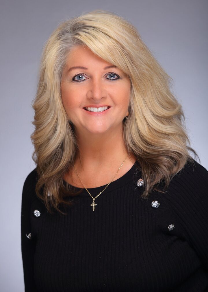 Christina Weiss, Real Estate Salesperson in Midland, Signature Realty