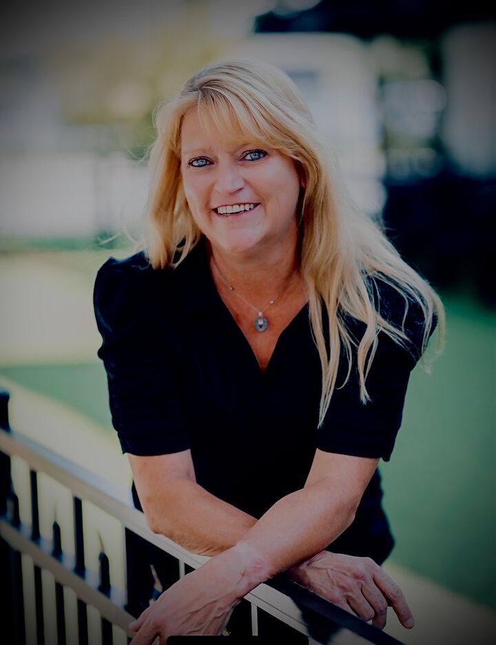 Christine Plant-Sosinavage, Real Estate Salesperson in Orlando, Carioti