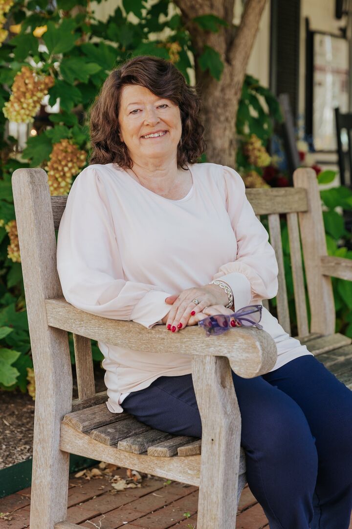 Donna Baker, Real Estate Broker in Zionsville, Scheetz