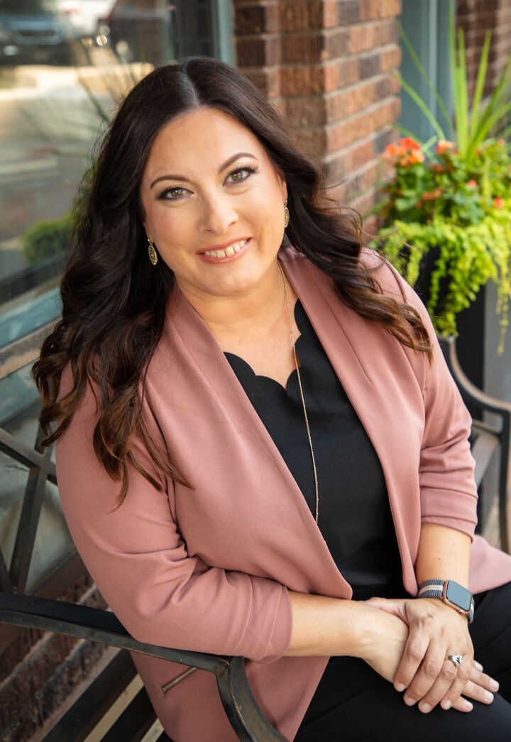 Krystal Liebau, Real Estate Salesperson in Waverly, Signature Real Estate