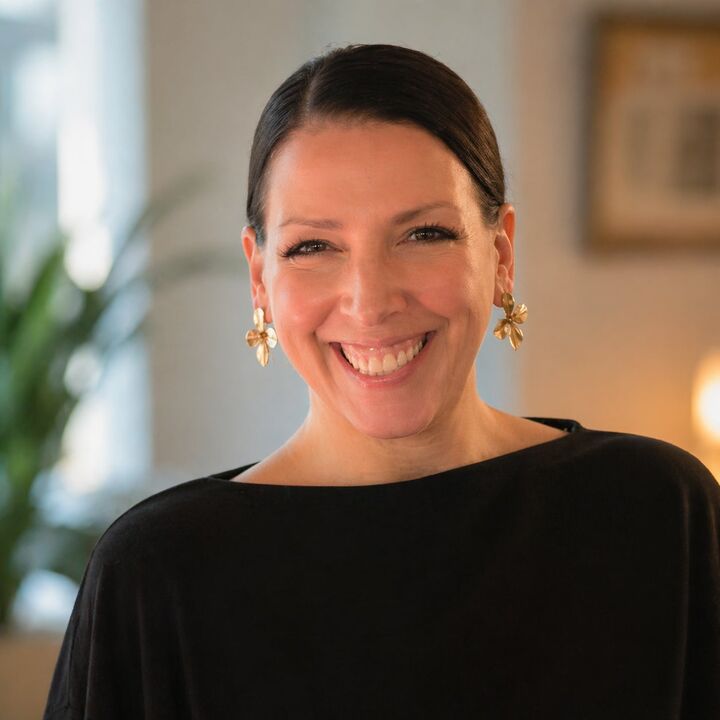 Erin Burke, Real Estate Salesperson in Mystic, Shutters & Sails