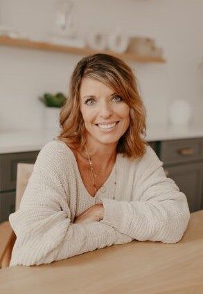 Brandi Oakes, Real Estate Broker in Greenwood, Scheetz