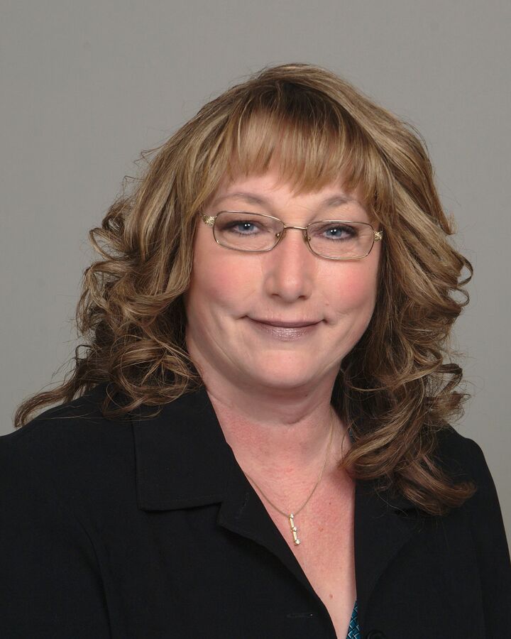 Deborah Hughes, Real Estate Salesperson in Colonial Heights, Napier Realtors ERA