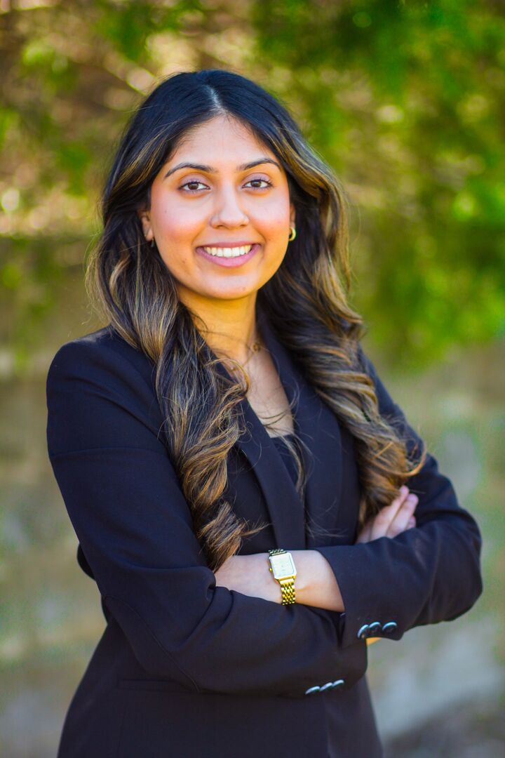 Isha Godhani, Associate Real Estate Broker in Charlotte, Paracle