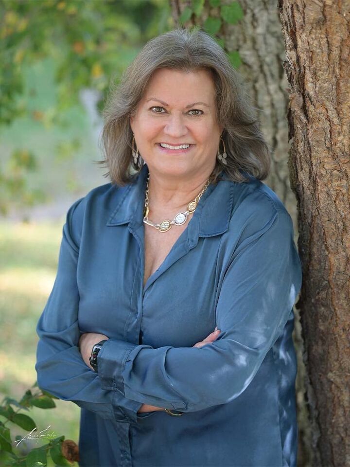 Jill Oelke, Real Estate Broker in Sun Prairie, Affiliated