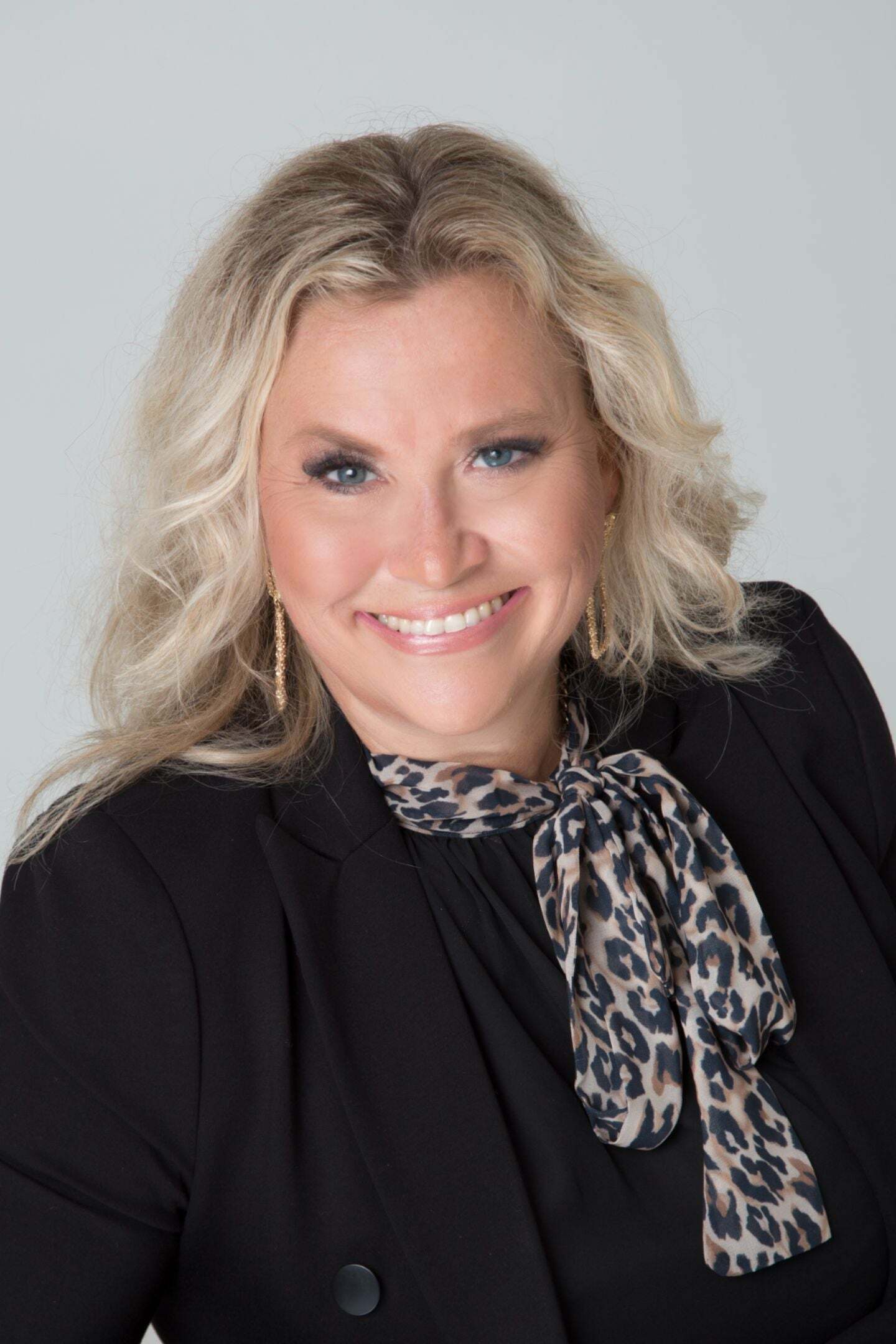 Dianne Giovinazzo, Real Estate Salesperson in Lake Orion, Professionals